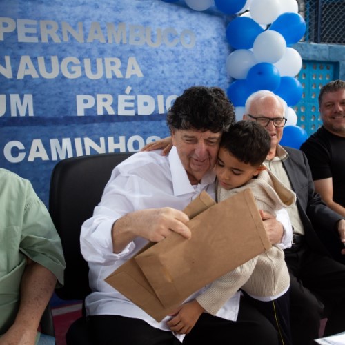 Prefeitura de Volta Redonda entrega escola revitalizada à comunidade no bairro Retiro